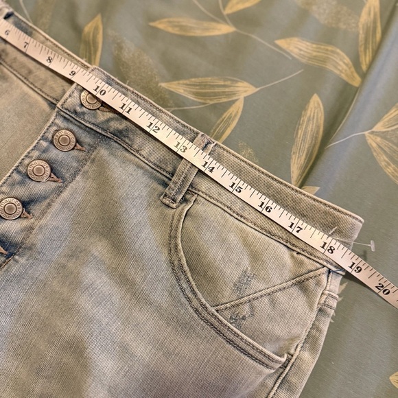 Maurices Light Blue Distressed Skinny Denim Jeans Size Regular XL - Picture 9 of 11